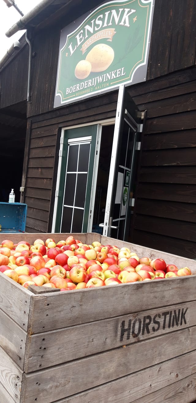 Appels bij Lensink aardappelen.